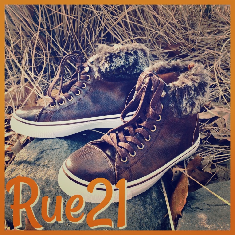 NWT—RUE 21 Fur Trim Ankle Boots